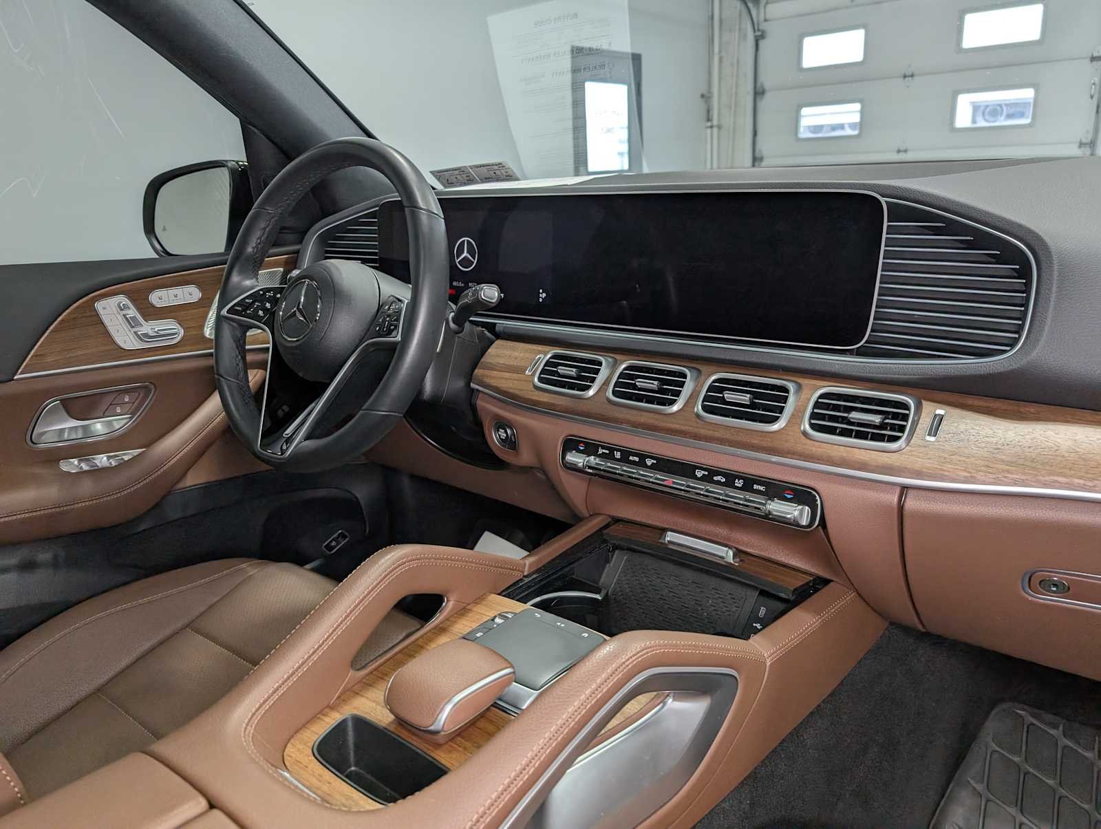 Certified Used 2025 Polar White Mercedes-Benz GLE 350 image 40