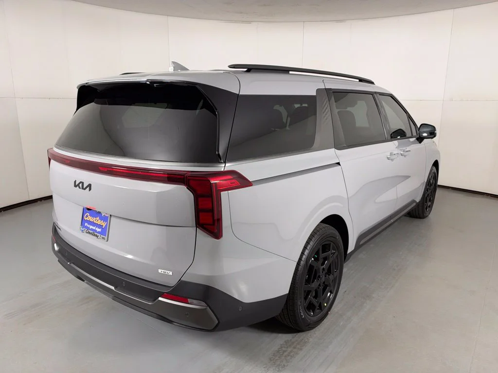 New 2027 Ceramic Silver Kia SX image 8