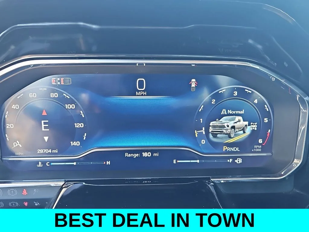 Used 2025 White Chevrolet LT image 18