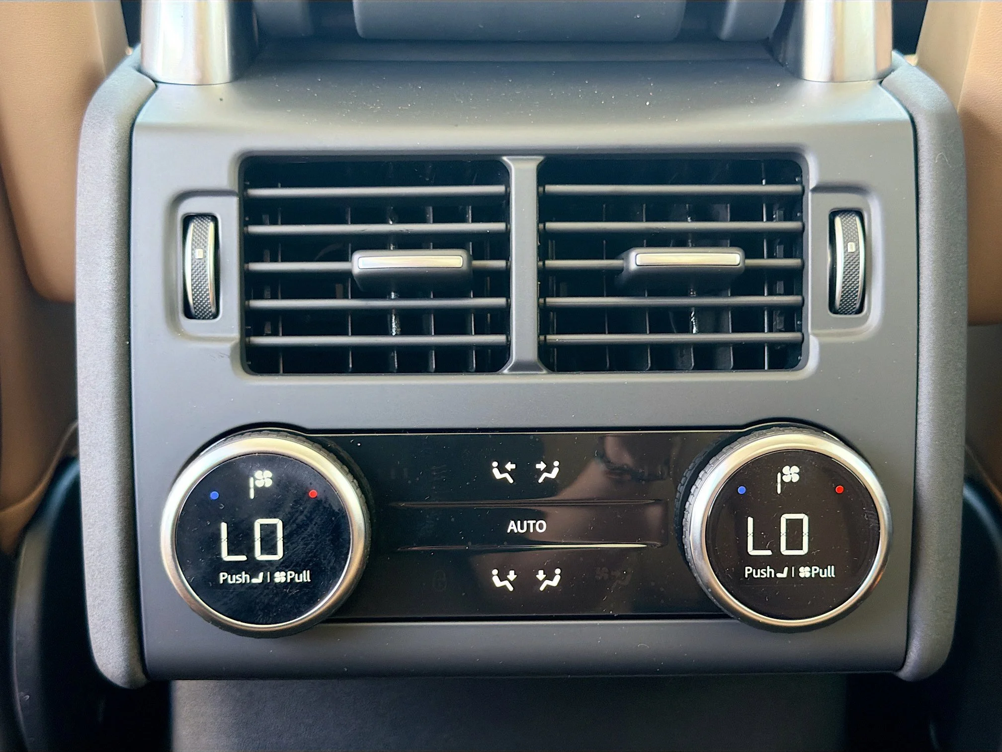 New 2026 Carpathian Grey Land Rover Tempest Edition image 21