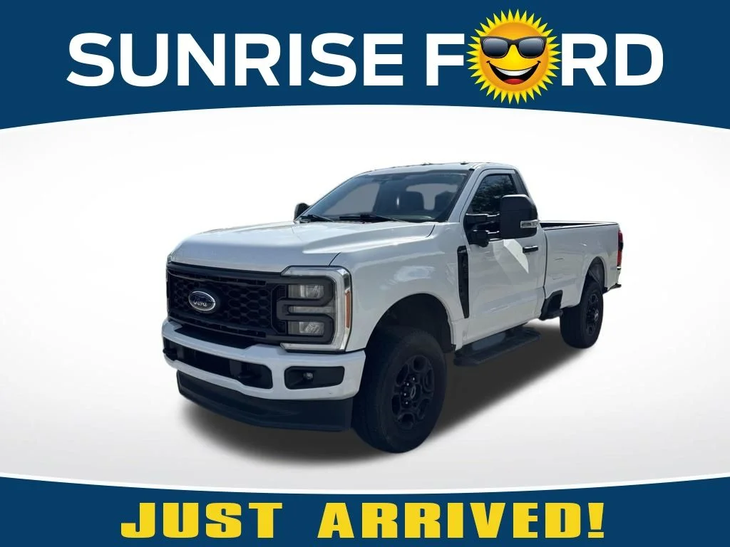 Used 2023 White Ford XL image 1
