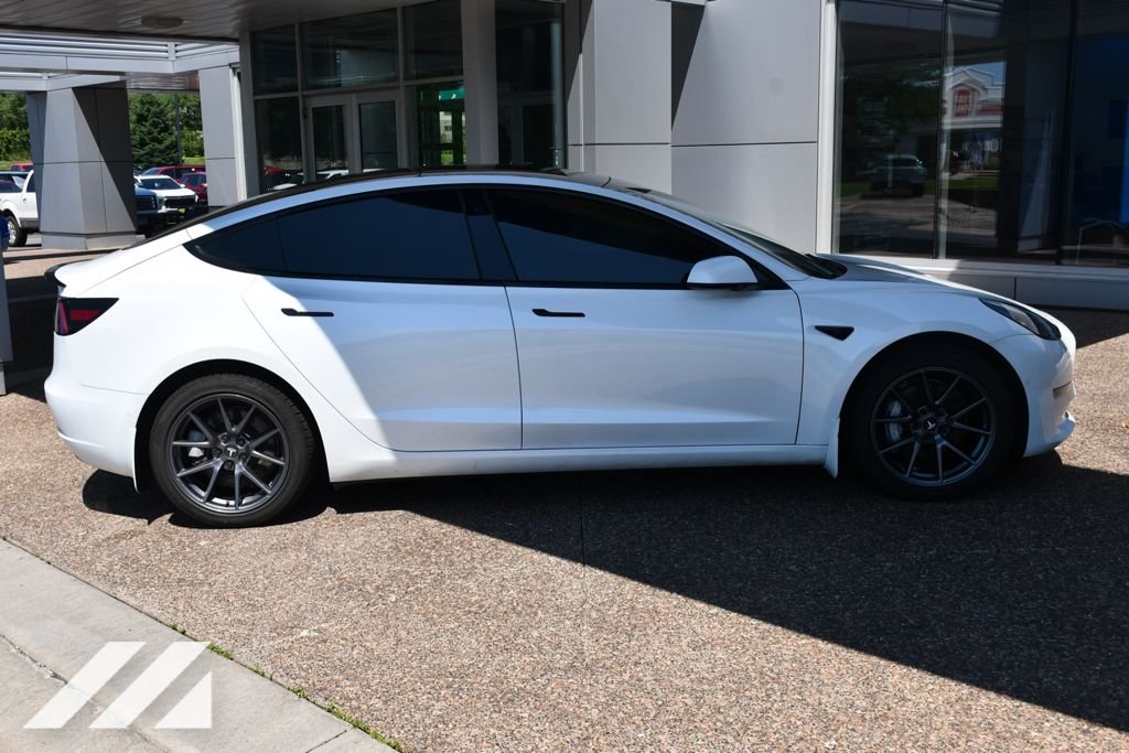 Used 2022  Tesla Base Electric image 9