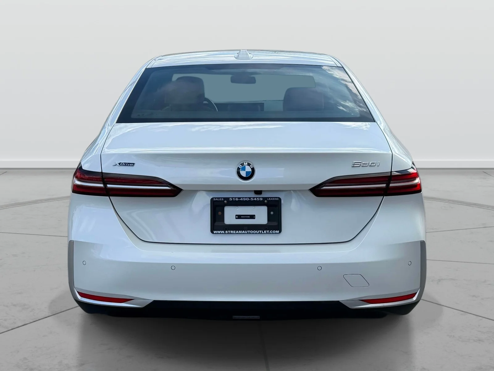 Used 2026 White BMW 530i xDrive image 6
