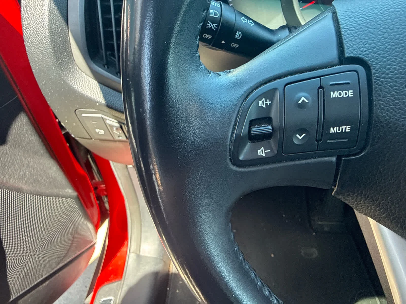 Used 2013 Signal Red Kia SX image 9