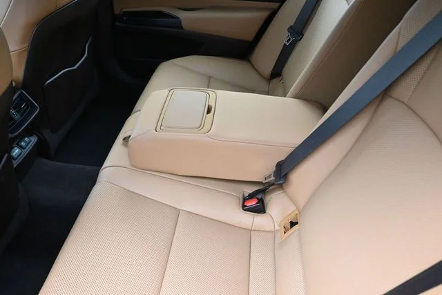 Used 2021 White Lexus 350 image 20
