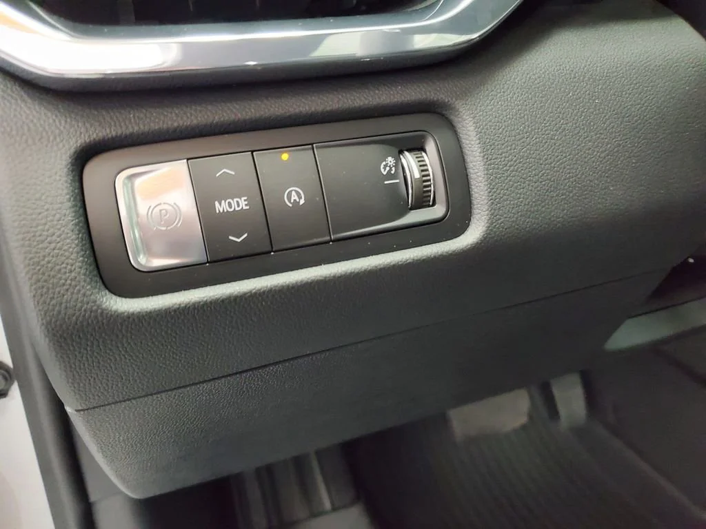 2026 GMC Acadia Elevation - Photo 11
