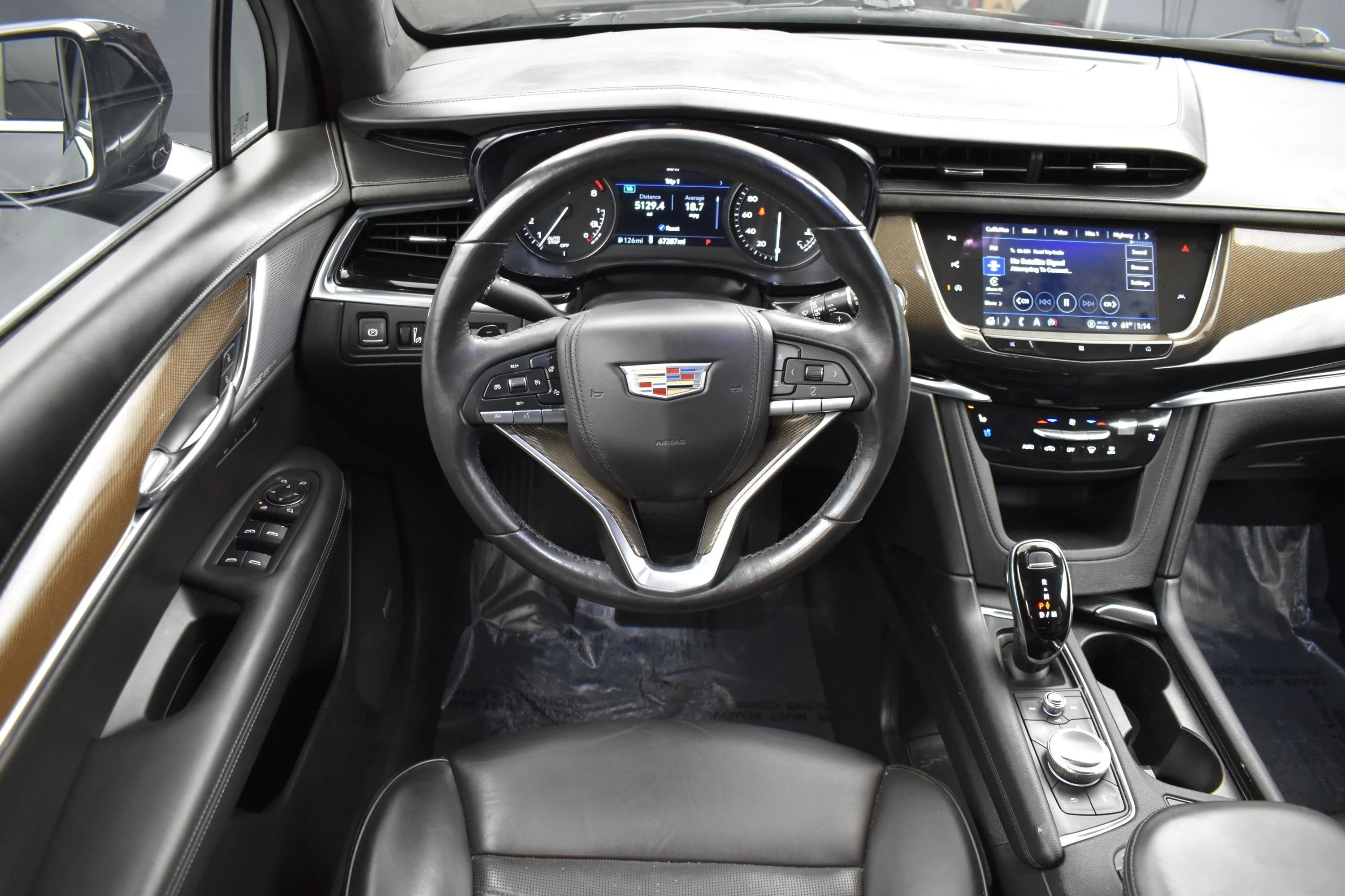 Used 2021 Dark Moon Blue Metallic Cadillac Premium Luxury image 17