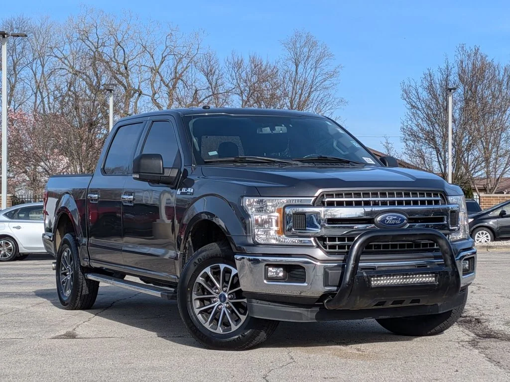 Used 2018 Gray Ford XLT image 1