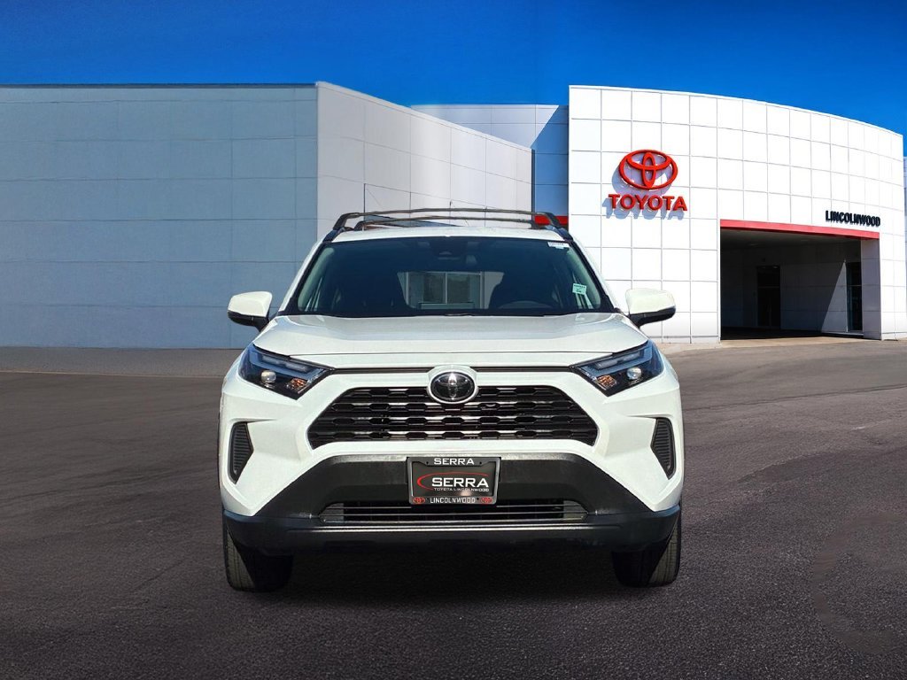 Used 2025 White Toyota XLE image 4