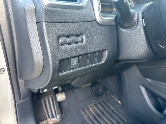 Used 2018 Silver Nissan SV image 12