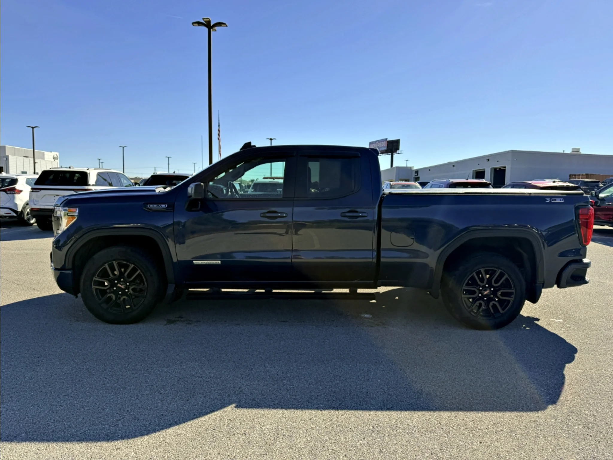 Used 2022 Pacific Blue Metallic GMC Elevation image 6