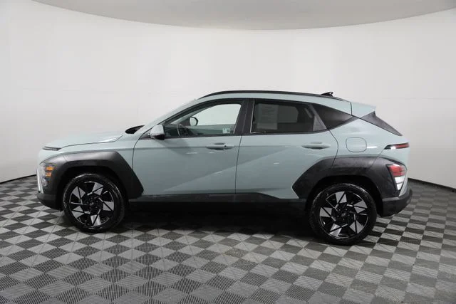 Used 2025 Green Hyundai SEL image 24