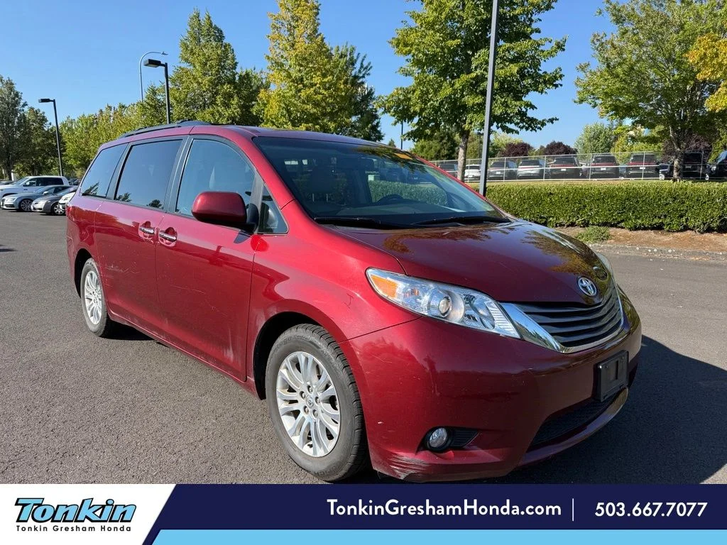 Used 2016 Salsa Red Pearl Toyota XLE image 1