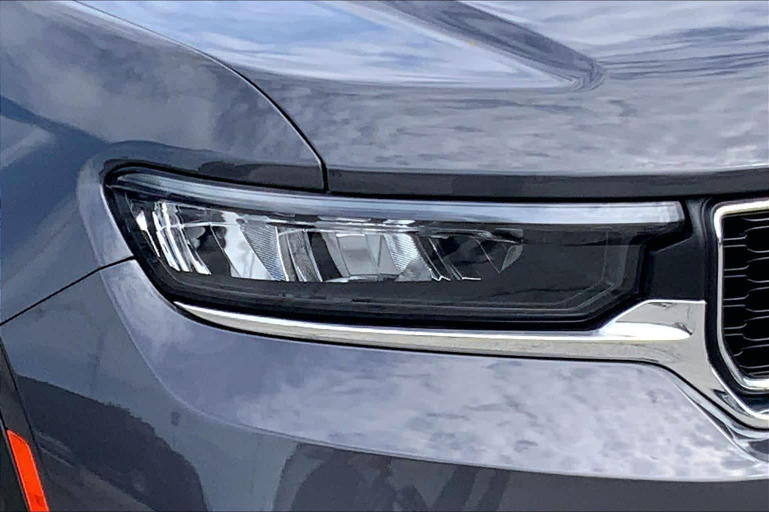 Used 2024 Baltic Gray Metallic Clearcoat Jeep Laredo X image 23