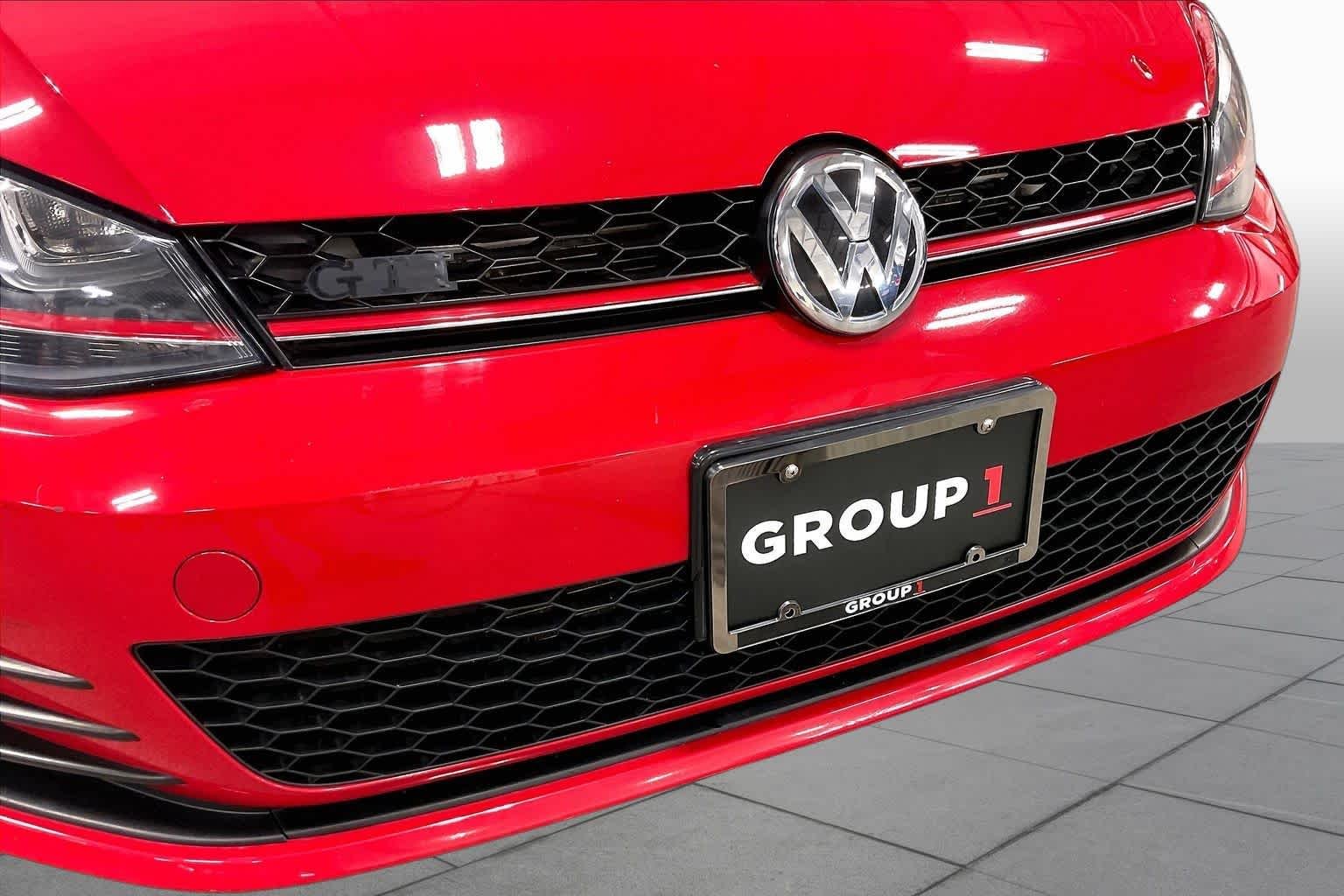 Used 2017 Tornado Red Volkswagen Sport image 29