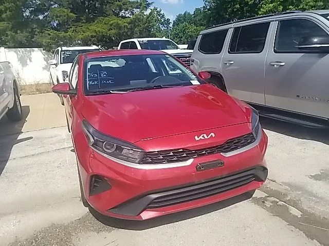 Certified Used 2024 Red Kia LXS image 5
