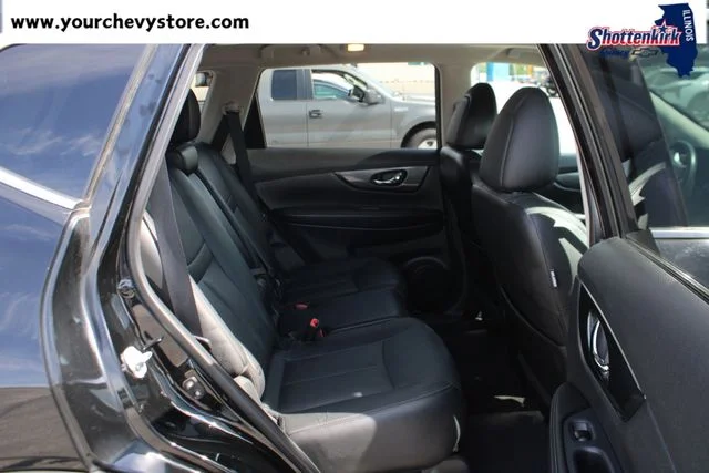Used 2015 Black Nissan SL image 14