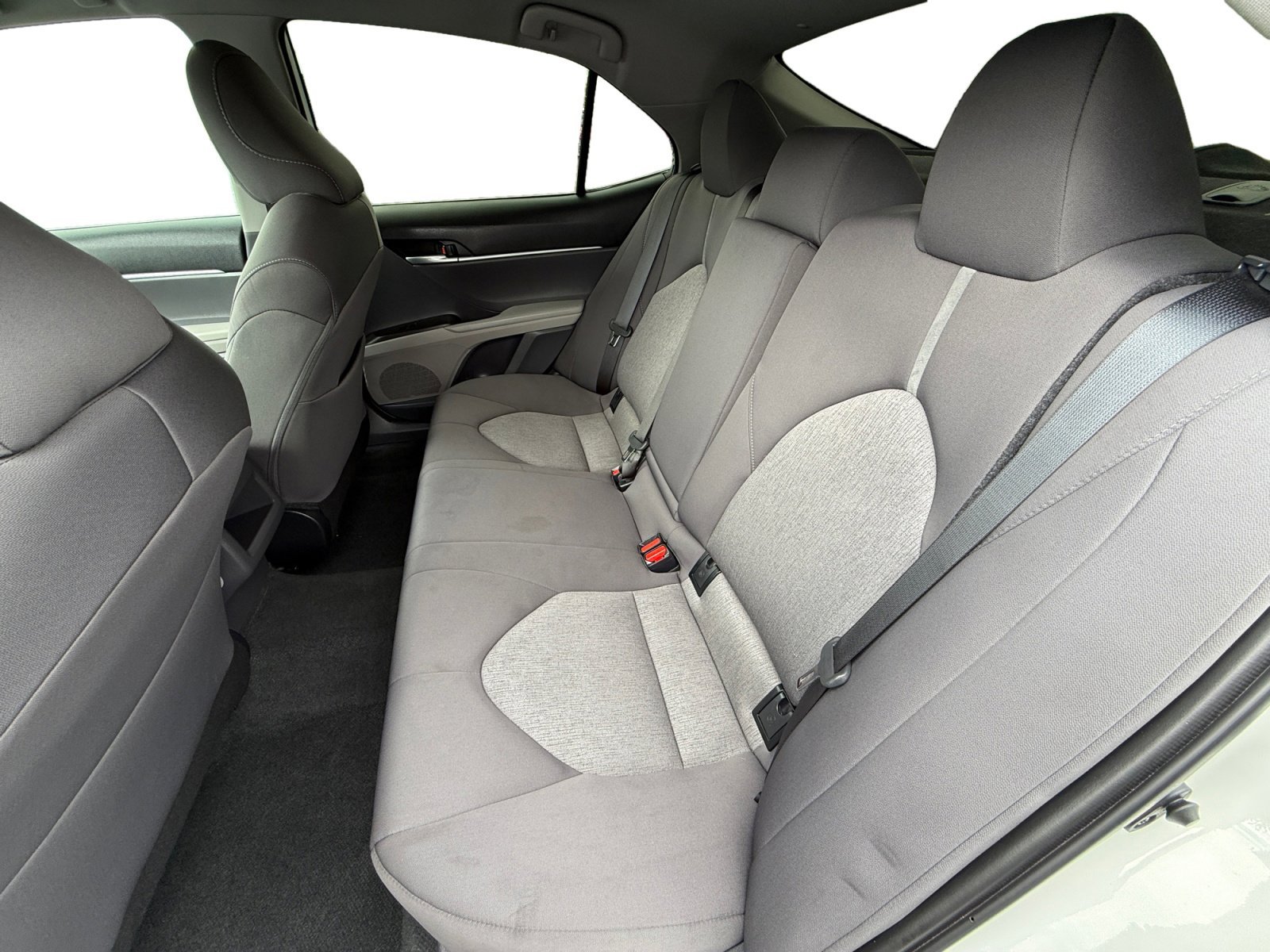 Used 2023 Ice Toyota LE image 16