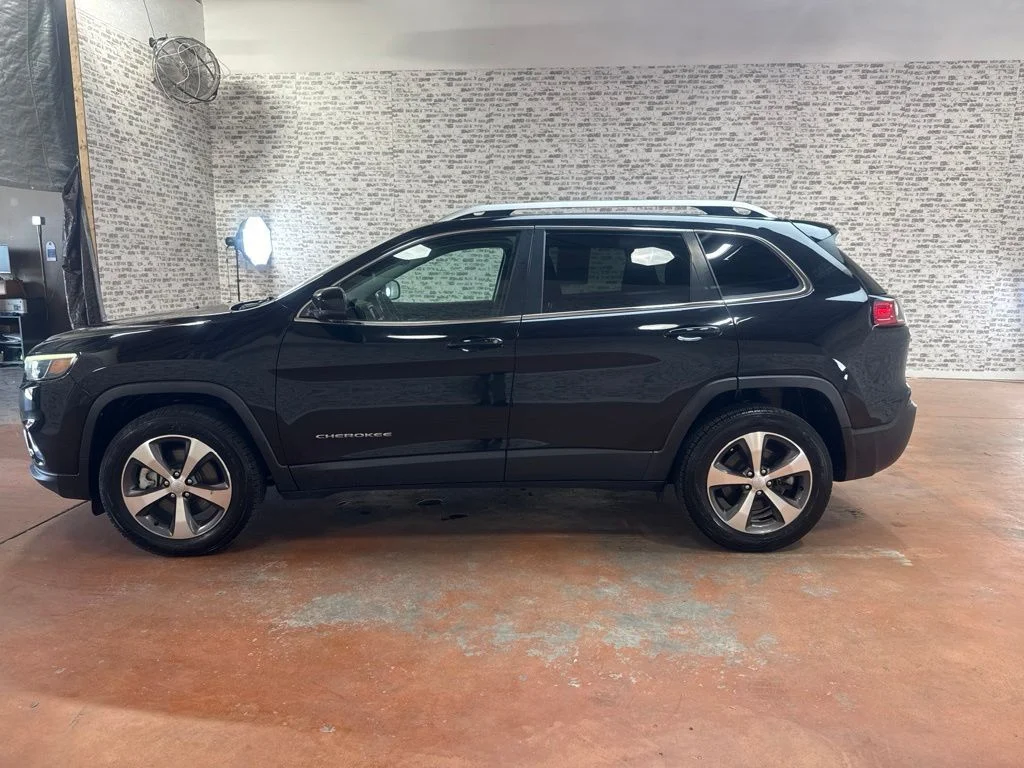 Used 2021 Black Jeep Limited image 4
