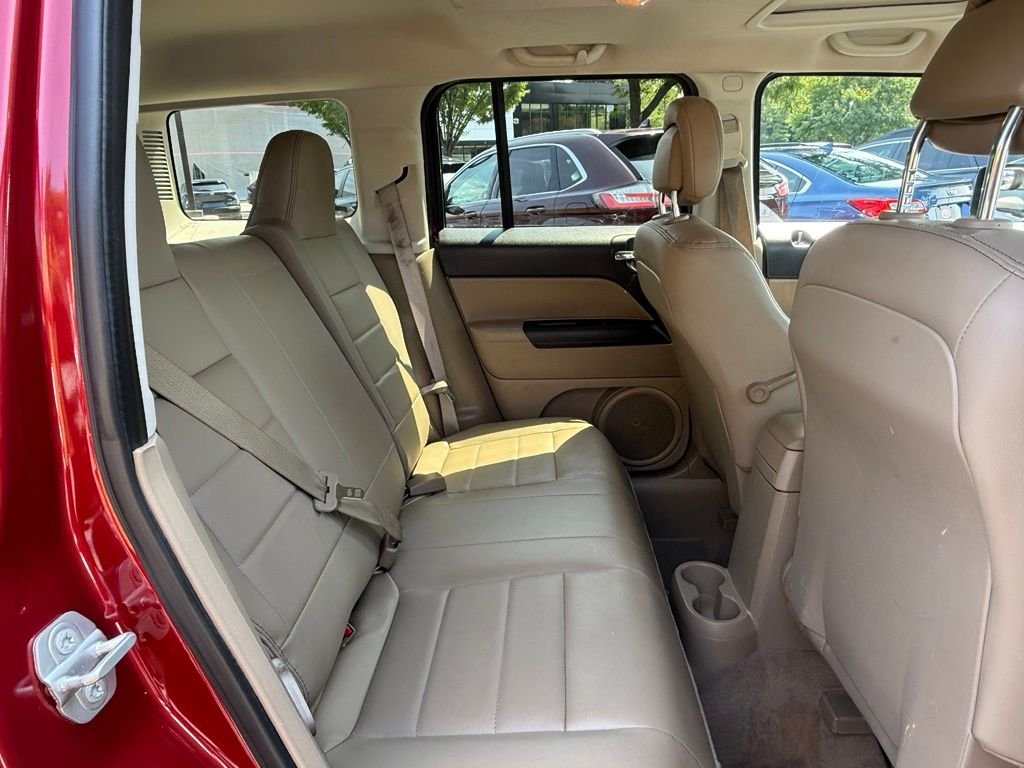 Used 2016 Red Jeep Latitude image 27