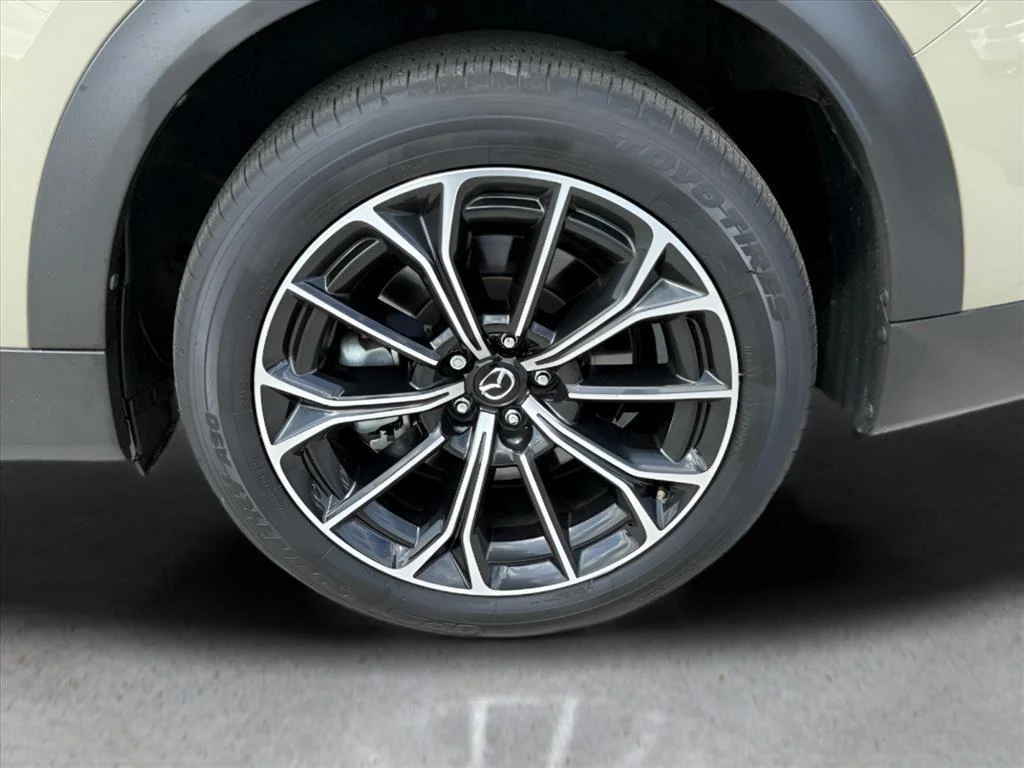 Used 2025 Zircon Sand Metallic Mazda Premium Plus Package image 15