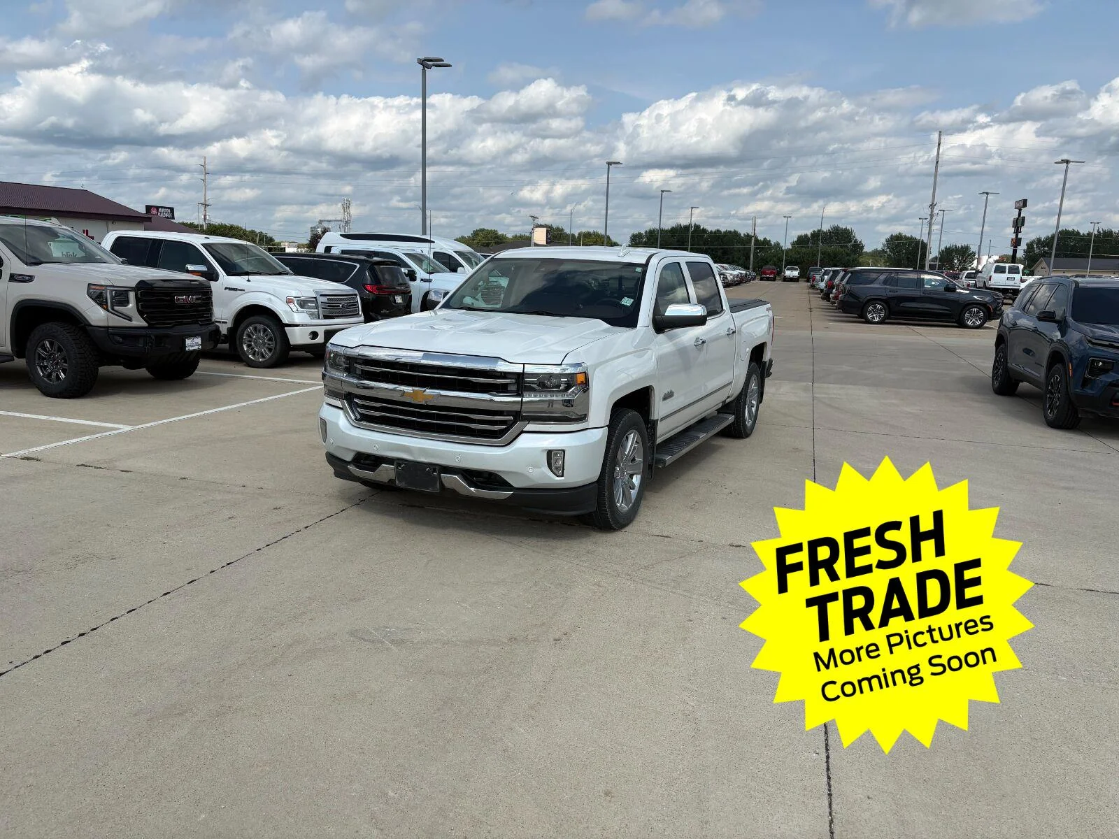 Used 2017 IRIDESCENT PEARL TRICOAT Chevrolet High Country image 6