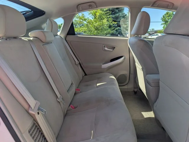 Used 2010 White Toyota  image 18