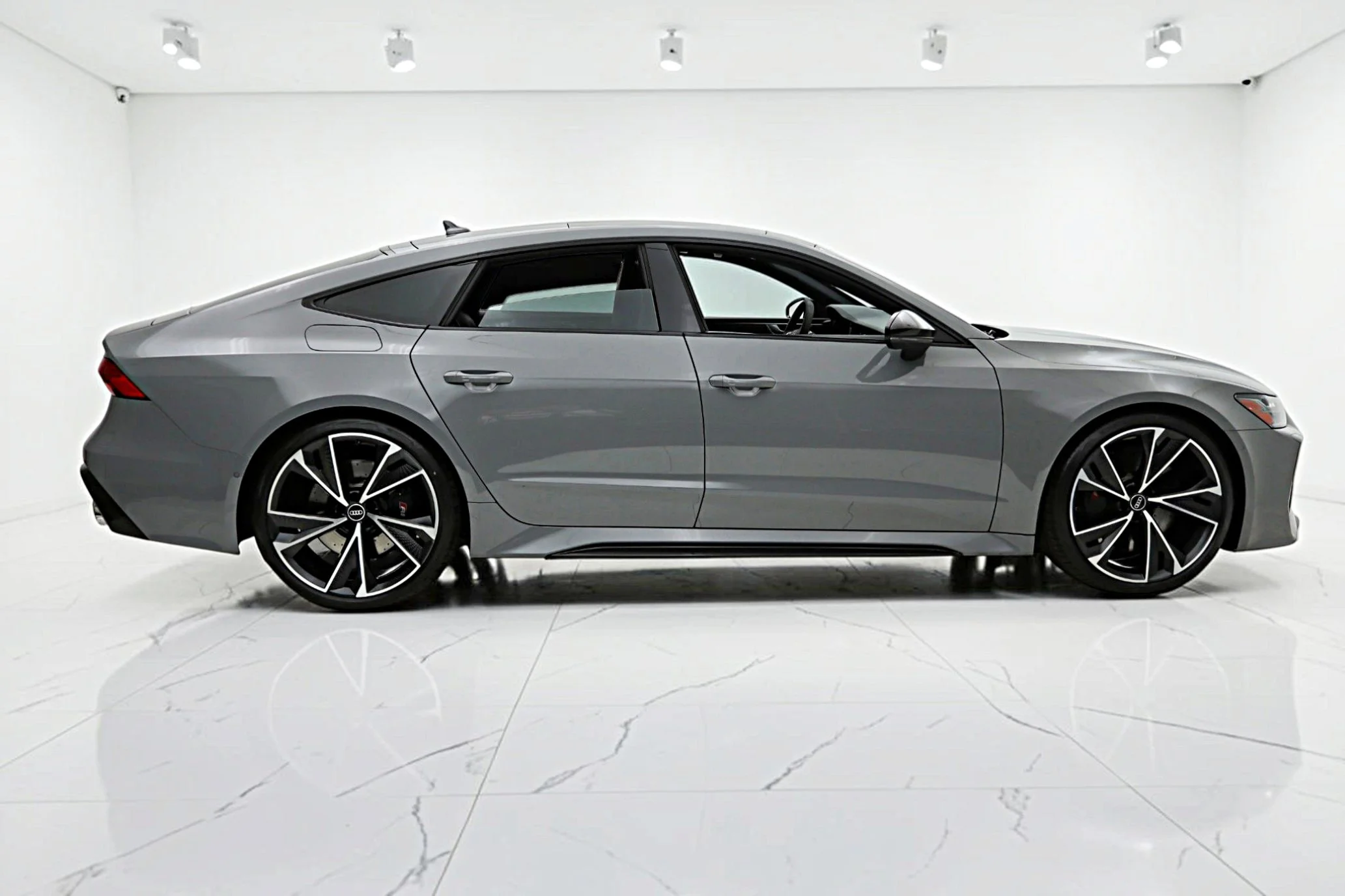 Used 2022 Gray Audi  image 16