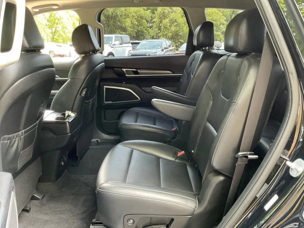 Used 2021 Black Kia S image 31