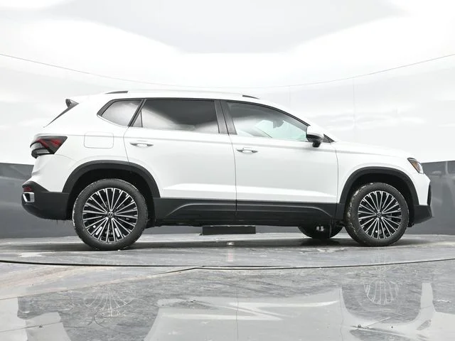 2025 Volkswagen Taos SE - Photo 25