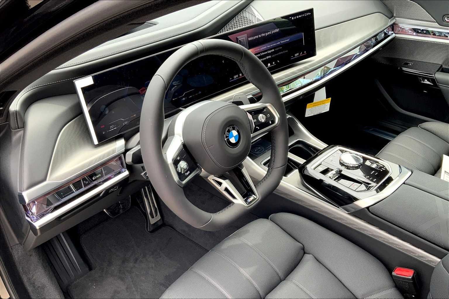2025 BMW 7 Series 760i - Photo 8