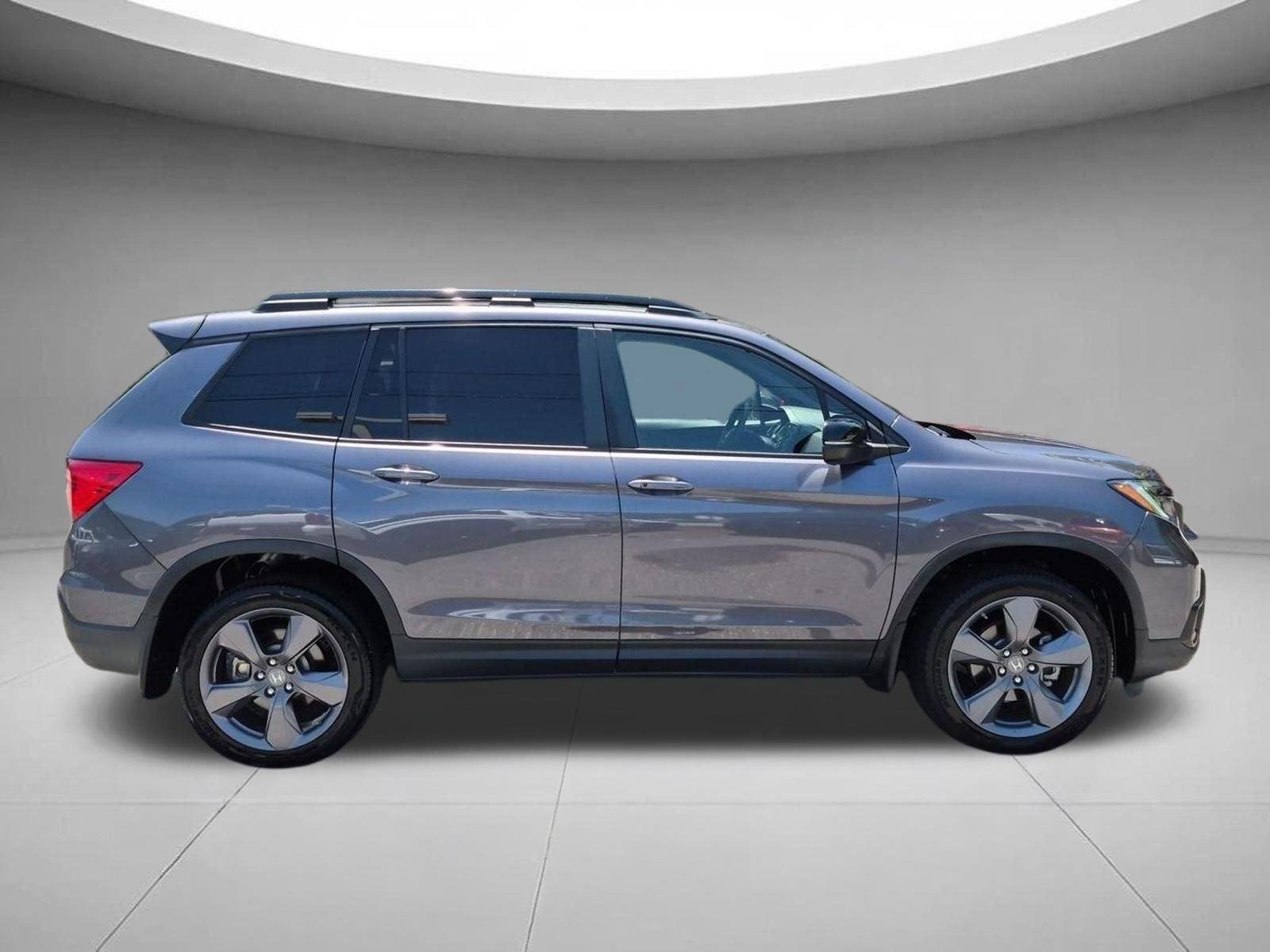Used 2020 Modern Steel Metallic Honda Touring image 6