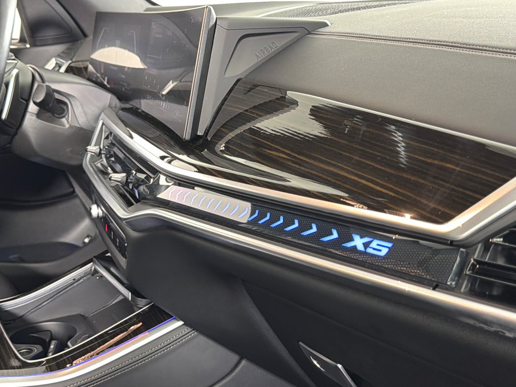 Used 2025 Black BMW xDrive50e image 36