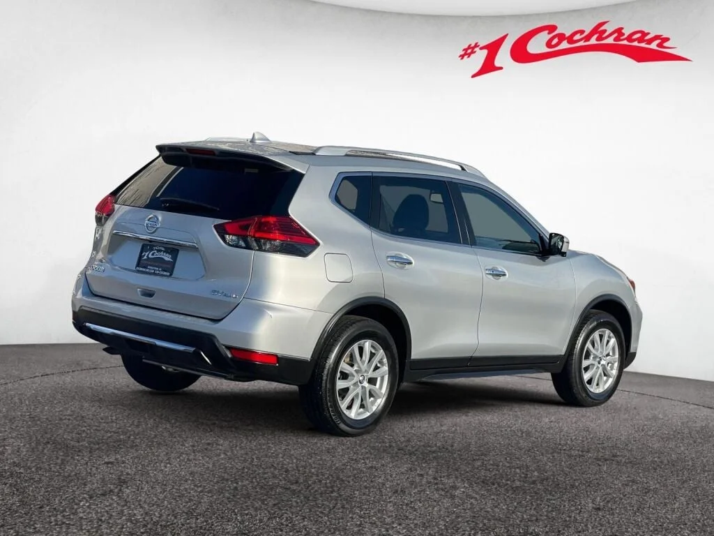 Used 2017 Brilliant Silver Nissan SV image 29
