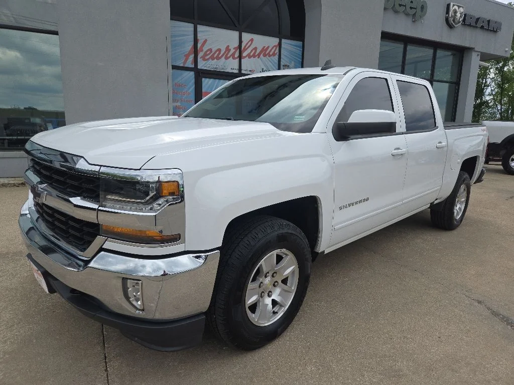 Used 2017 Chevrolet Silverado 1500 LT with VIN 3GCUKREC6HG483004 for sale in Kansas City