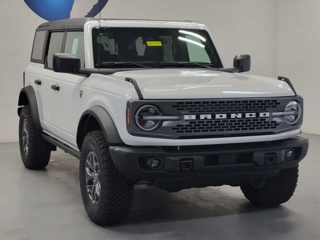 New 2025 Oxford White Ford Badlands® image 3