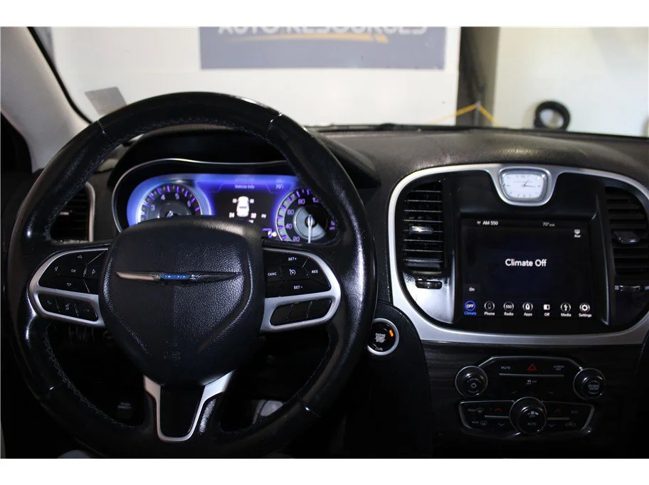 Used 2019 Granite Crystal Metallic Clearcoat Chrysler Touring image 30