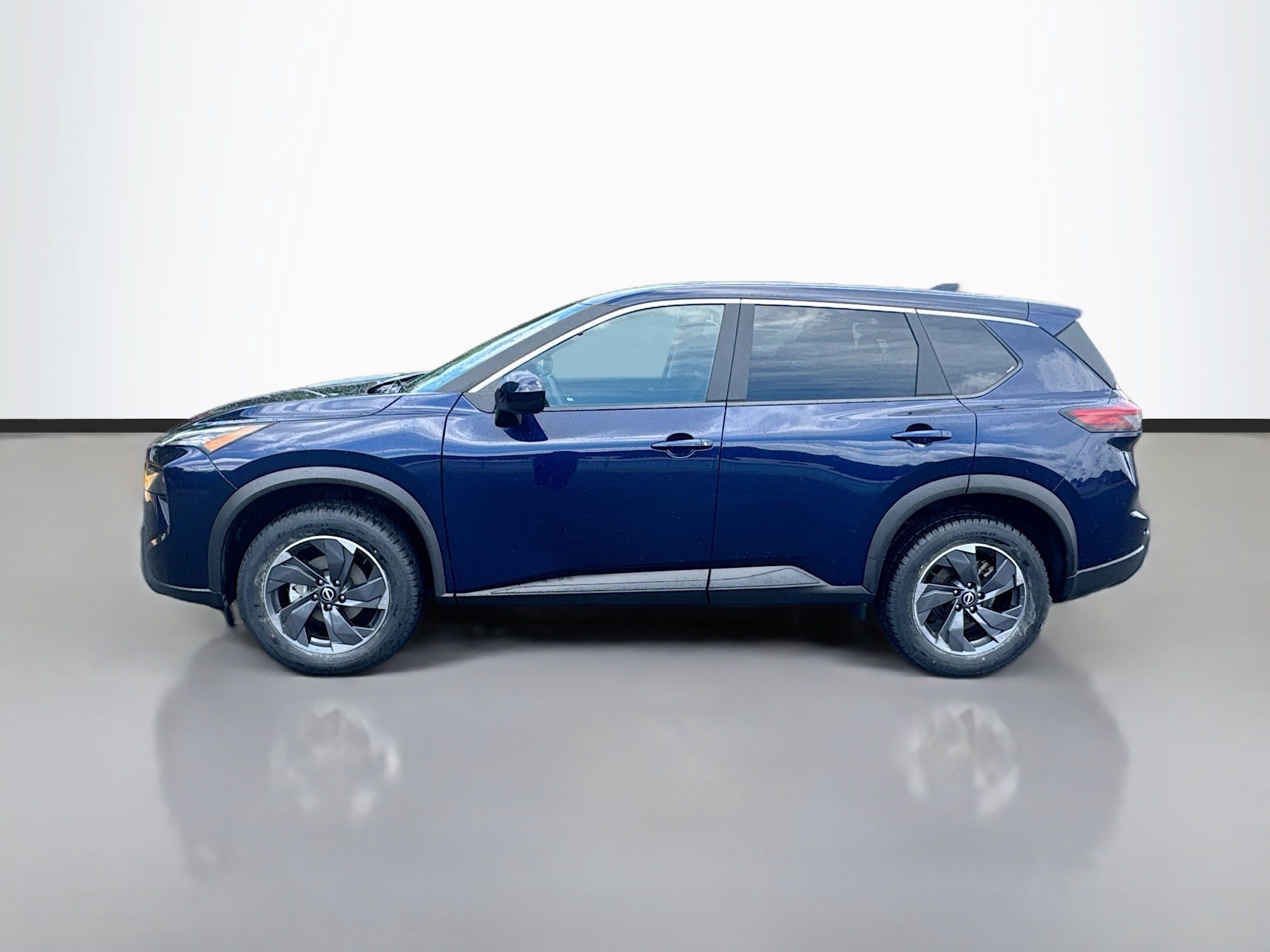 Used 2025 Deep Ocean Blue Pearl Nissan SV image 4
