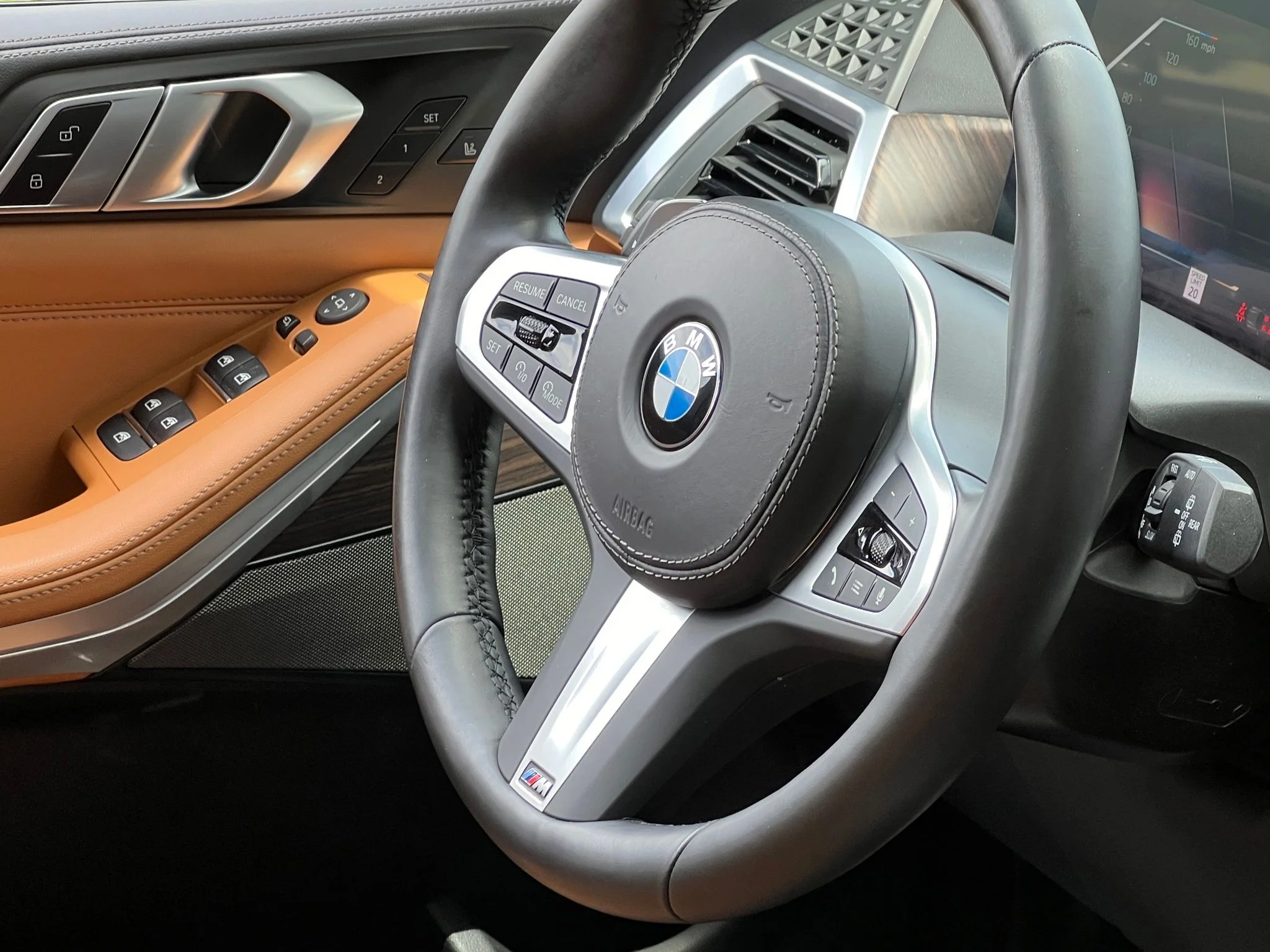 Used 2024 White BMW xDrive40i image 38