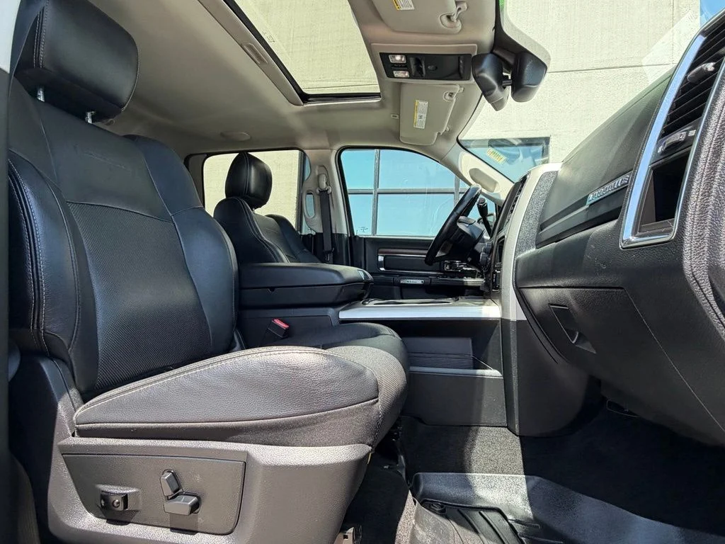 Used 2017 Silver Ram Laramie image 18