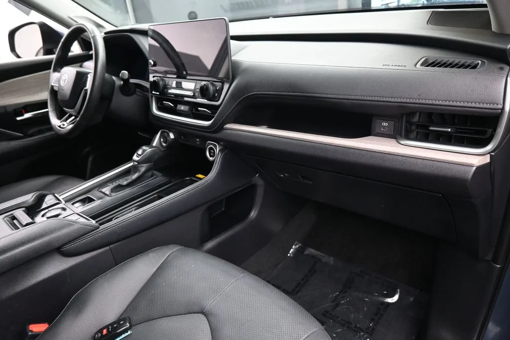 Used 2025 Cloud Toyota Limited image 50
