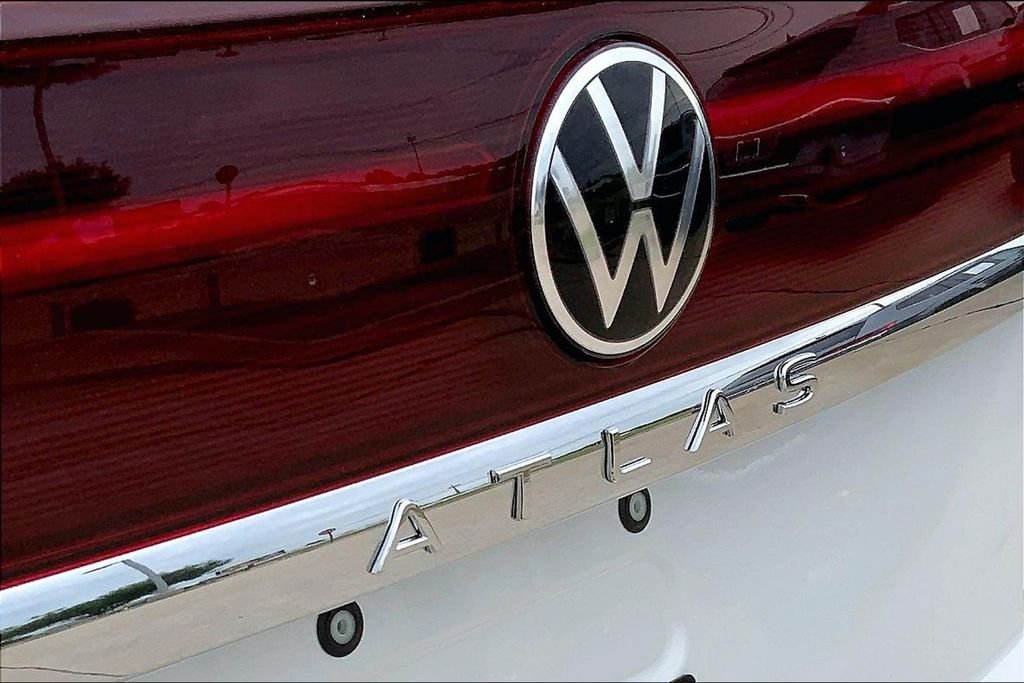 New 2026 White/off-white Volkswagen 2.0T SEL Premium R-Line image 8