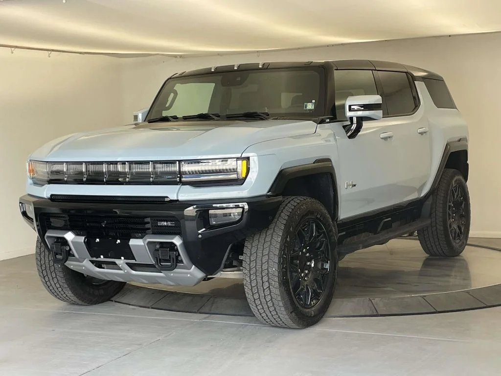 2025 GMC Hummer EV 2X SUV's photo