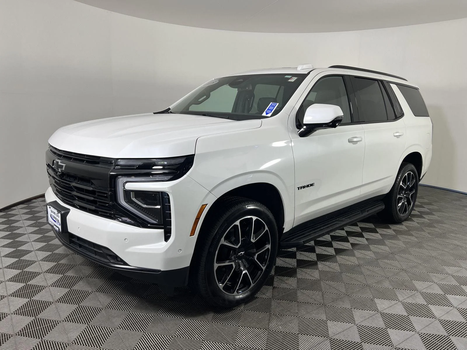 Used 2025 Iridescent Pearl Tricoat Chevrolet RST image 33