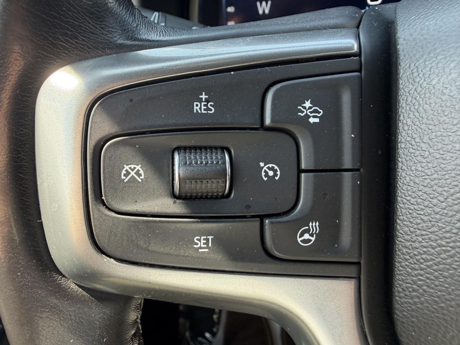 Used 2022 SUMMIT WHITE Chevrolet LT image 17