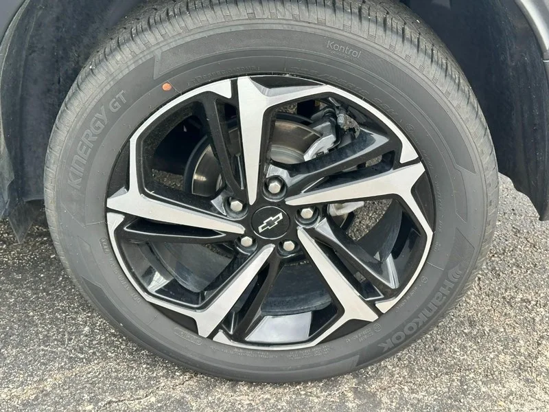 Used 2022  Chevrolet RS image 7