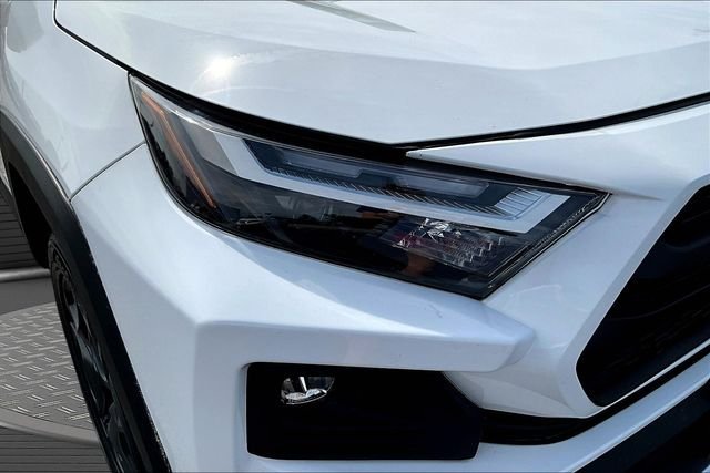 Used 2024 White Toyota Adventure image 32