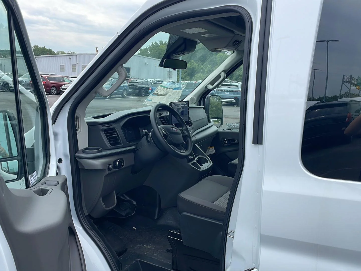 New 2026 Oxford White Ford XL image 9