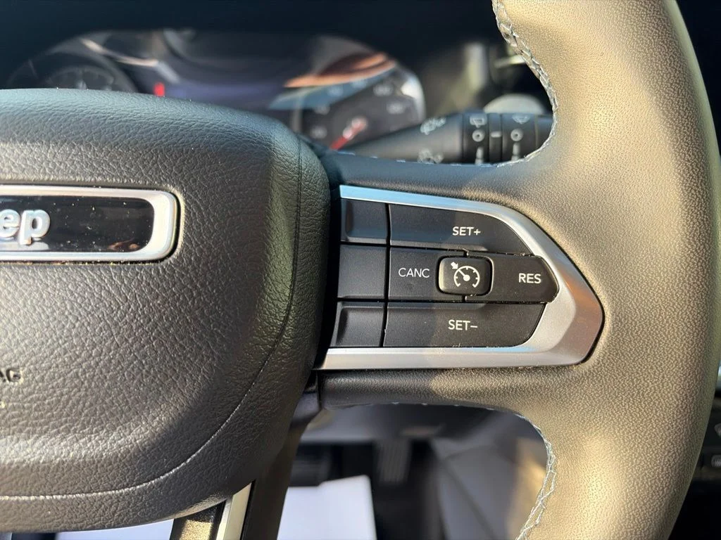 Used 2022 Black Jeep Latitude image 23