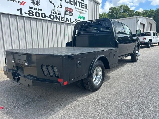 New 2026 Diamond Black Crystal Pearl-Coat Exterior Paint RAM Laramie image 3
